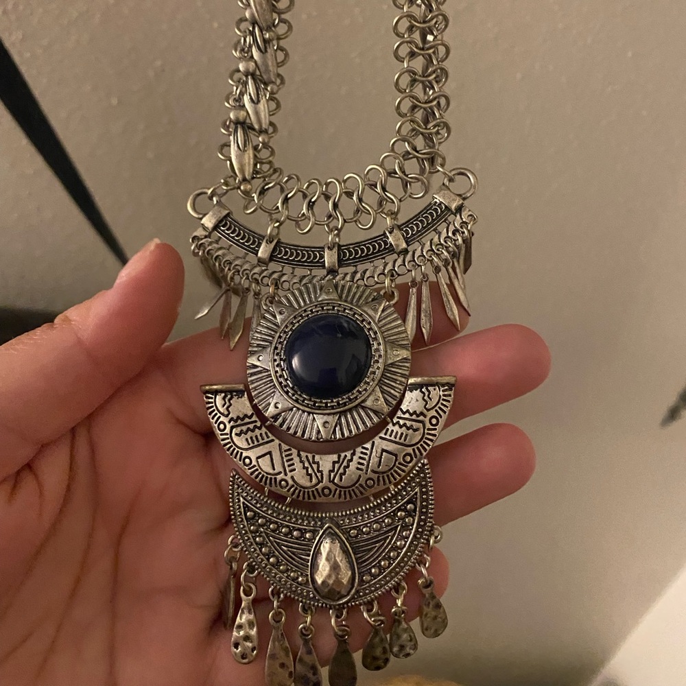 Beautiful silver & blue chunky necklace statement piece western vibe forever 21